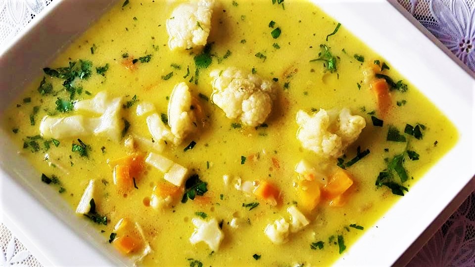 Ciorbă de conopidă de post. Ingredientul care îi dă savoare