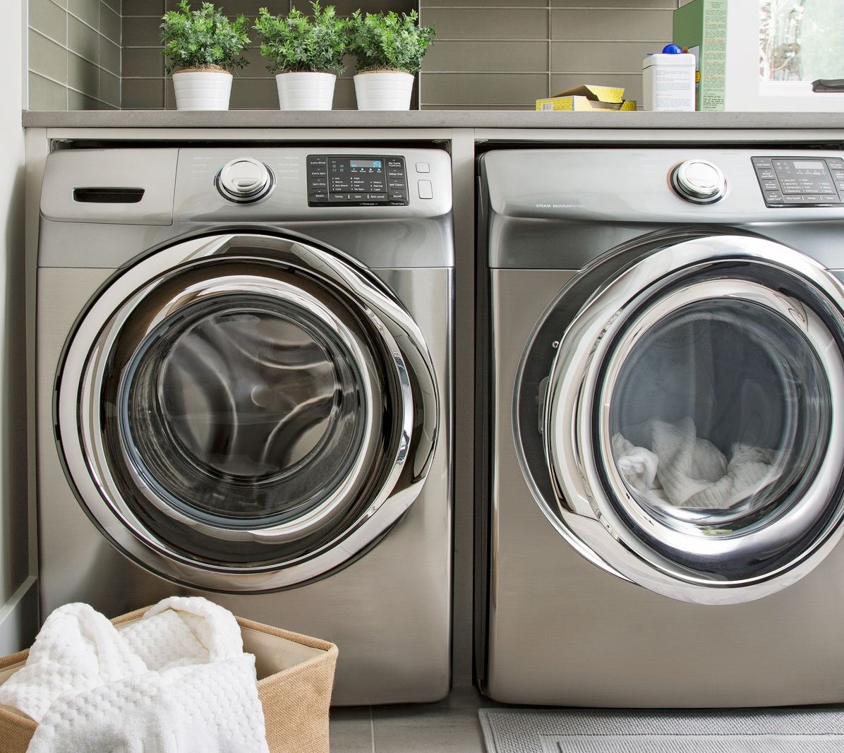 Cum cureți și întreții corect mașina de spălat rufe. 6 soluții banale de mare ajutor