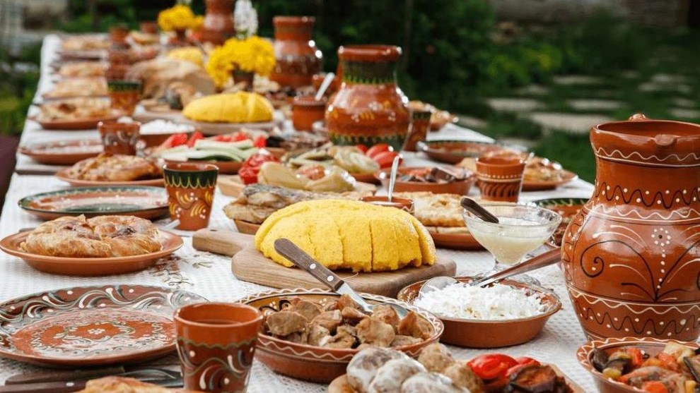 Mâncare tradițională românească