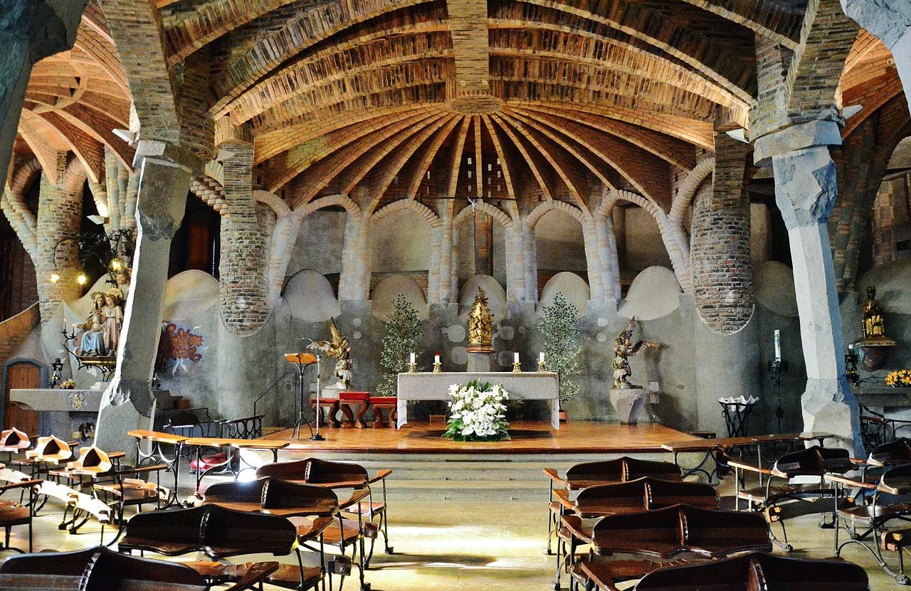 Colonia Güell a lui Gaudí