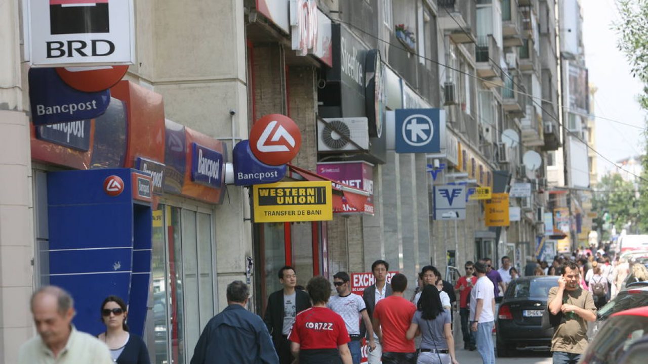 Orarul de funcționare al băncilor de Crăciun 2021 și Revelion 2022. Care este programul de sărbători