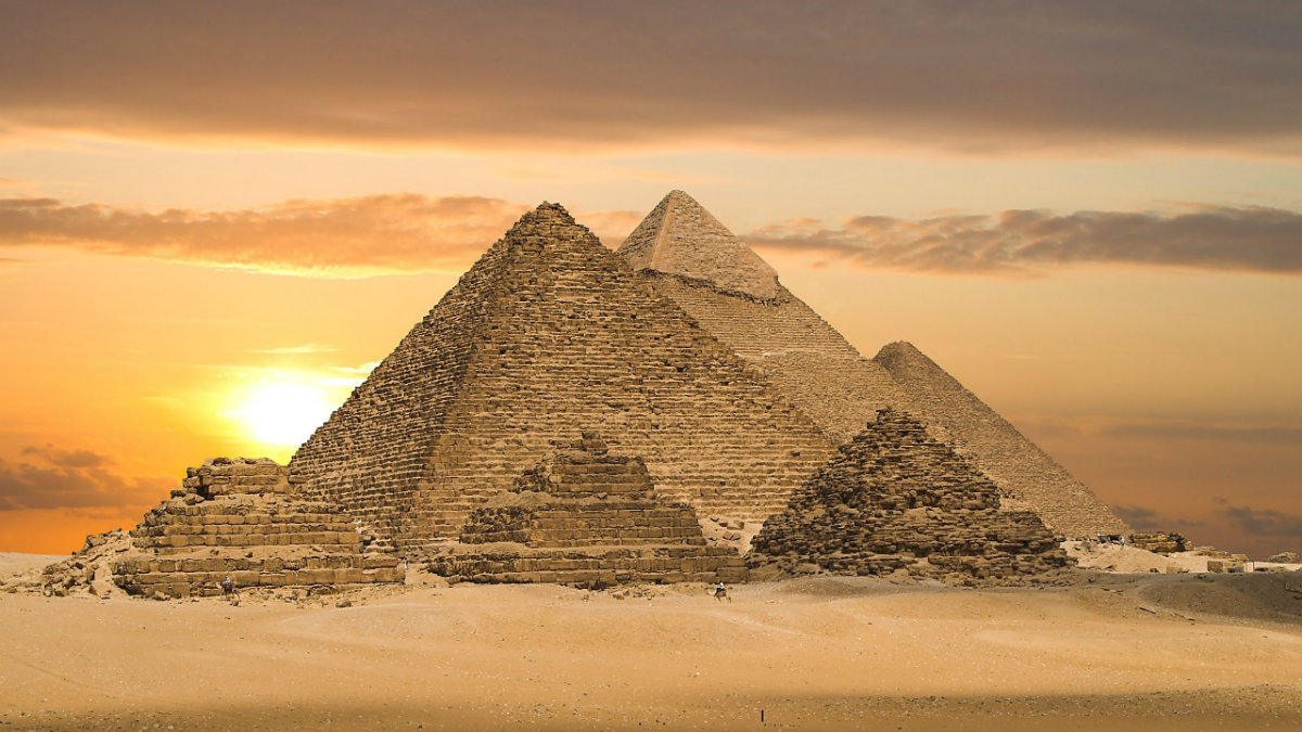 Piramidele din Giza