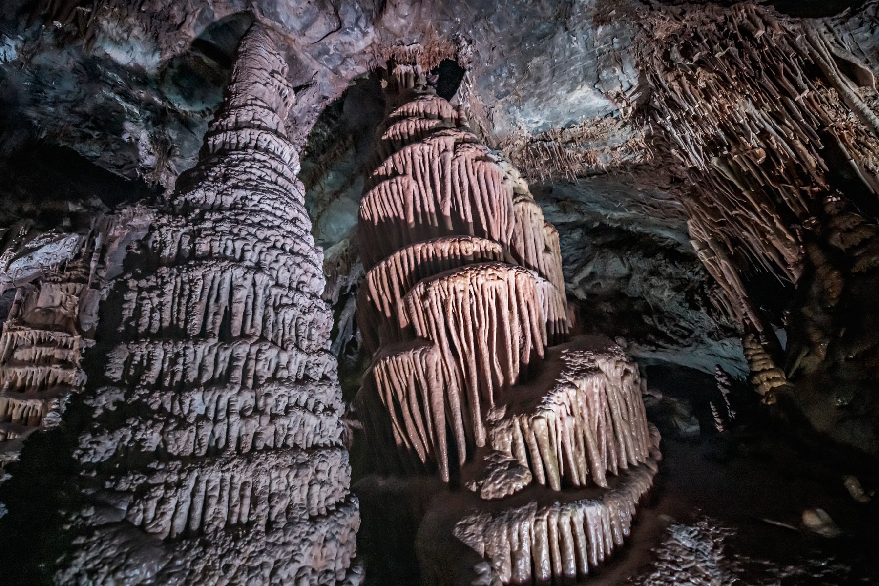 stalactite și stalagmite