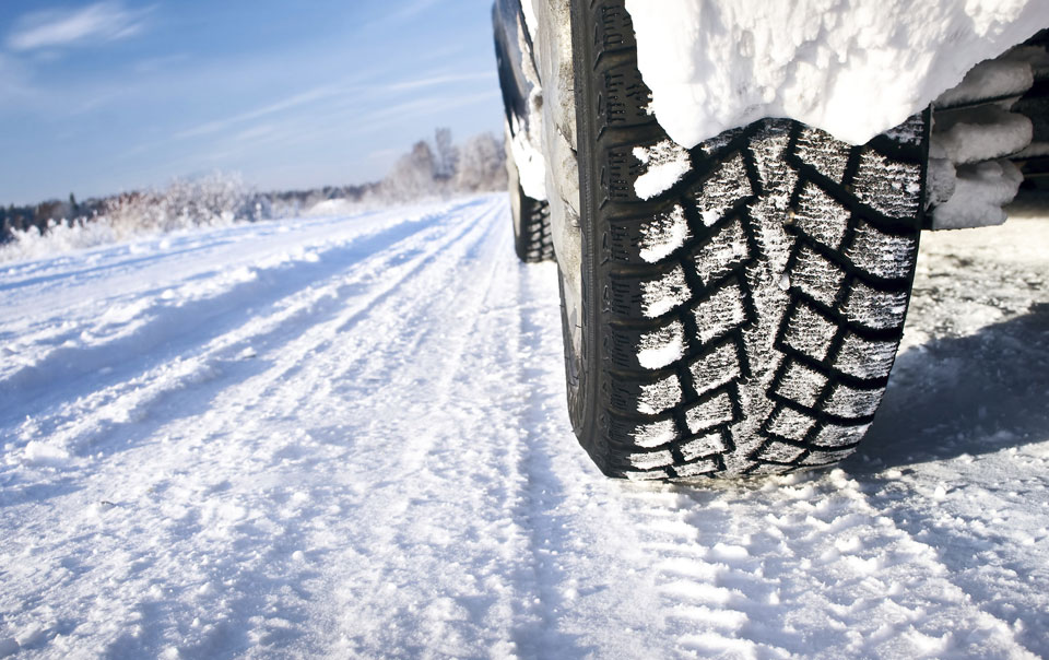 Ce amendă poți primi dacă circuli cu mașina fără cauciucuri de iarnă