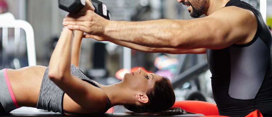 Ce salariu încasează un antrenor de fitness