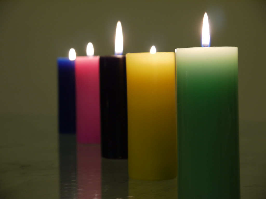 Ce semnificație și rol au lumânările, în funcție de culoare. Efectele nebănuite