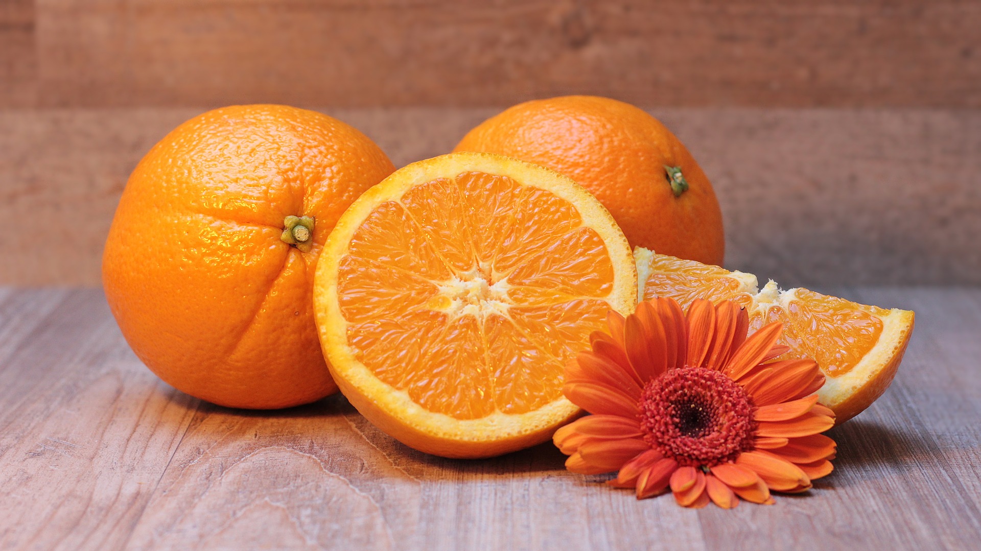 De ce se vând portocalele în plase roșii