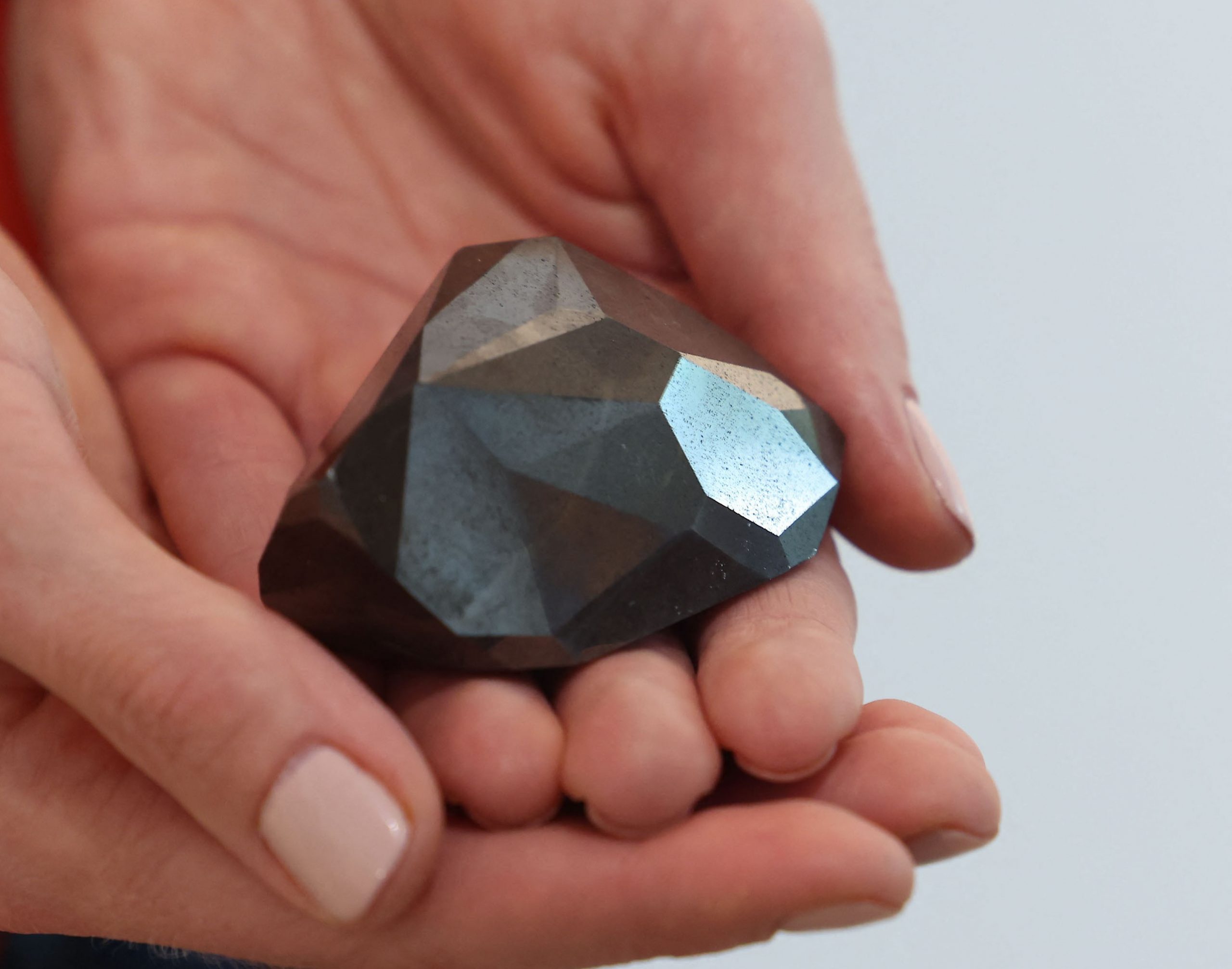 Diamantul despre care se crede că ar fi venit din spațiu. Cum a luat naștere piatra prețioasă