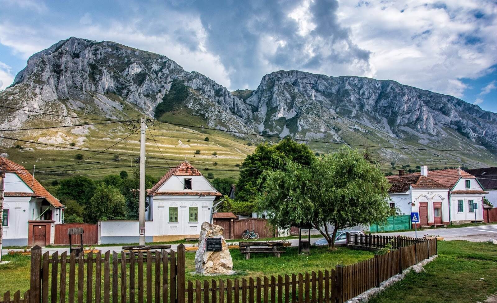 Satul din România în care Soarele răsare de două ori