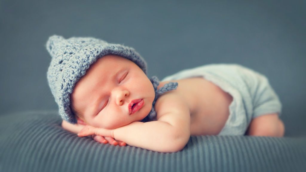Nou-născuți sau noi-născuți. Care e varianta corectă și de ce