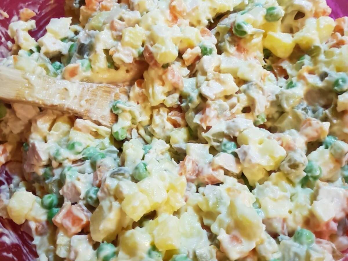 Rețeta clasică de salată de boeuf. Cum o faci ca la mama acasă