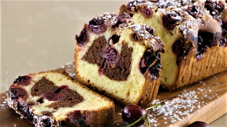 4 rețete de chec simplu și pufos, cu fructe sau nucă. Secrete de aur din bucătărie ca desertul să iasă absolut delicios