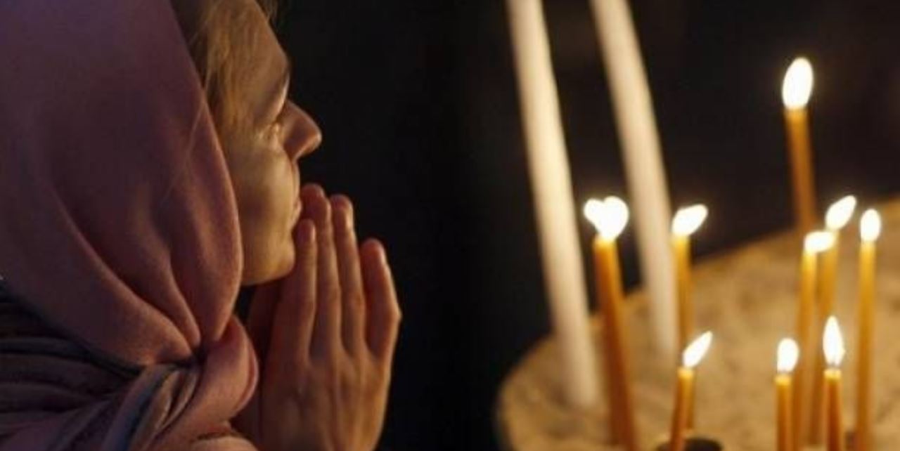 Rugăciune Ajunul Bobotezei. Ce rugăciune specială e bine să spui pe 5 ianuarie. Îți aduce noroc și liniște