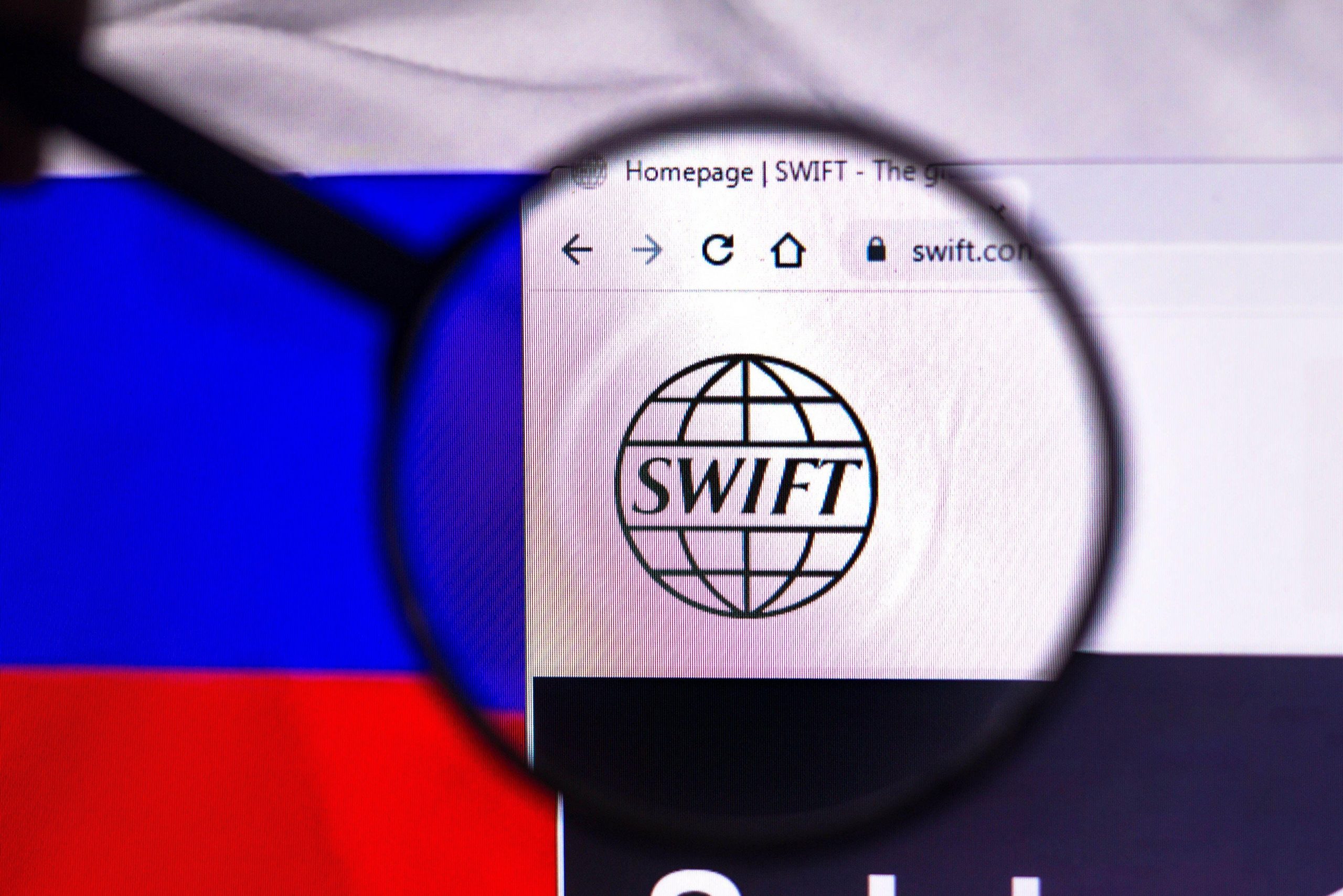Ce înseamnă SWIFT și ce șanse sunt ca Rusia să fie exclusă din acest sistem