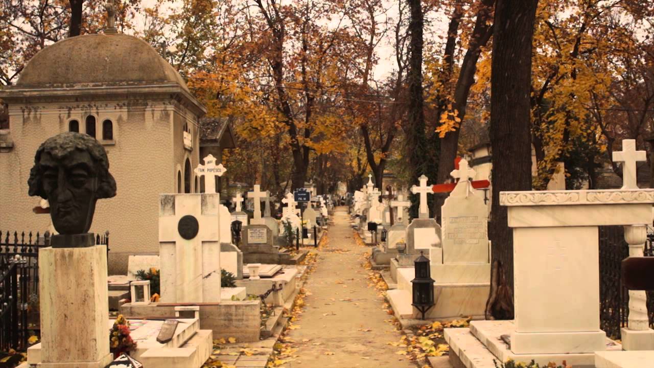 Ce taine ascund mormintele şi monumentele Cimitirului Bellu din Capitală. Povestea „Doamnei cu ochi de smarald”