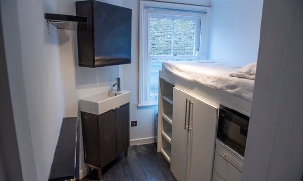 Camera din cel mai mic apartament din Londra / Foto: Jill Mead/The Guardian