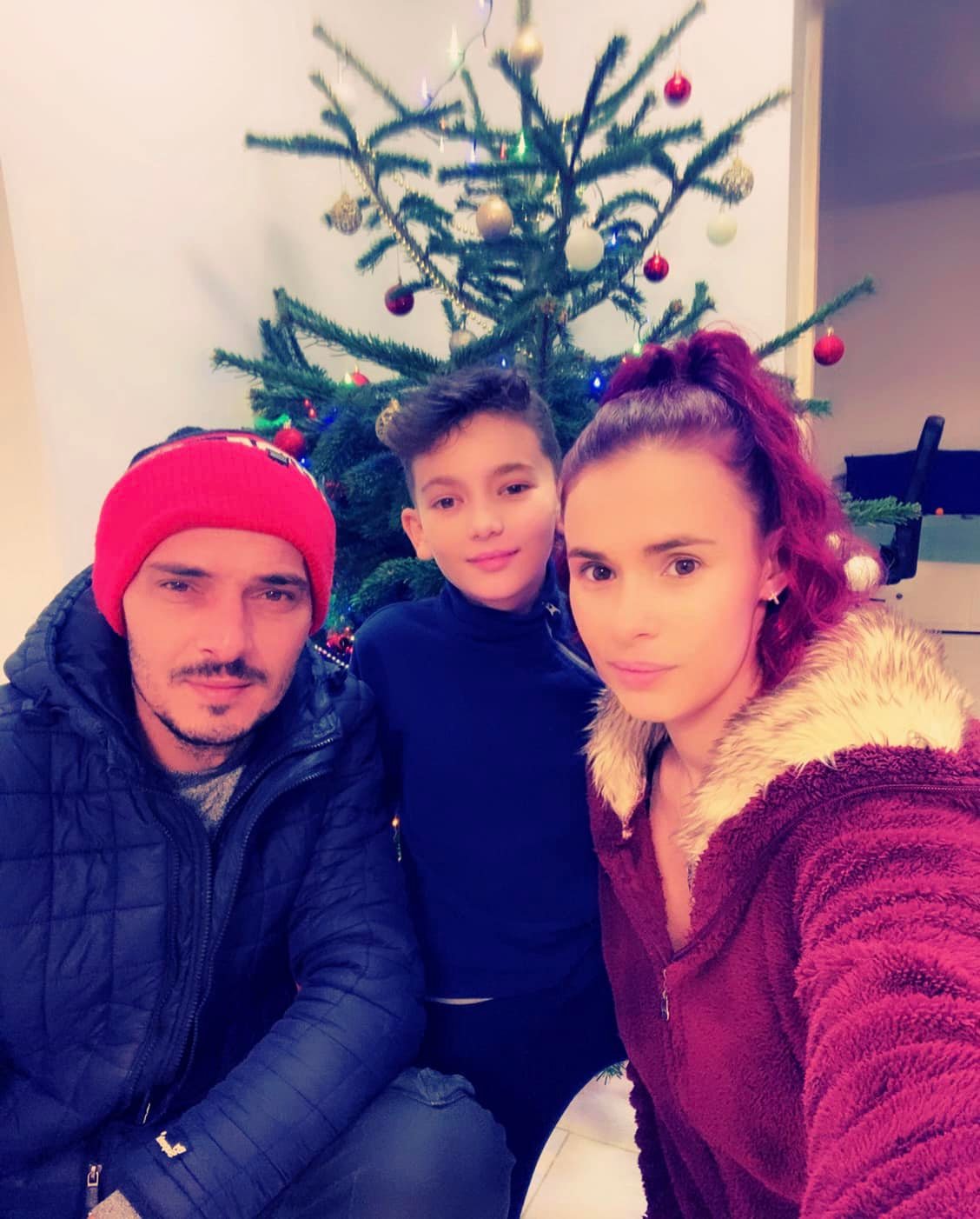 Ramona Crăciunescu, alături de băiețelul ei și iubit