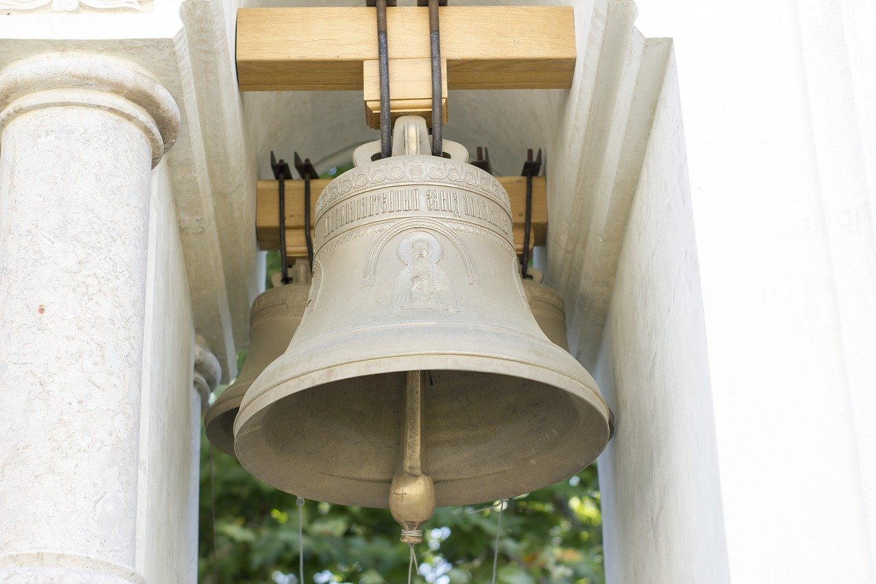 De ce se trage clopotul în bisericile ortodoxe 