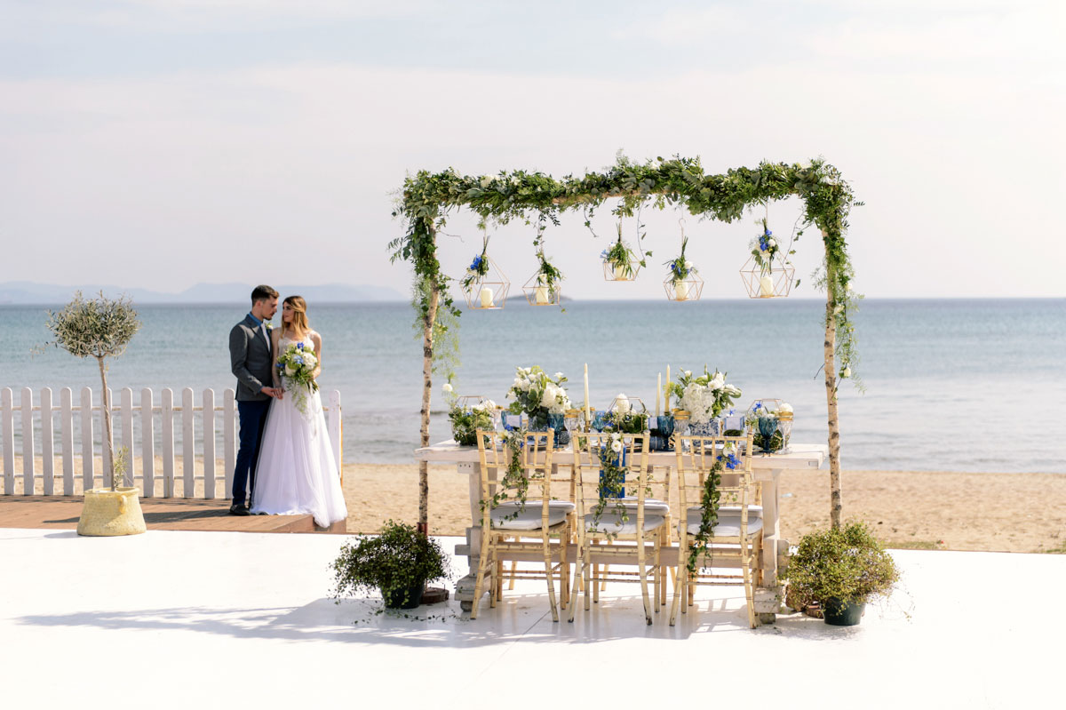 Nuntă pe plajă lângă Atena / Photo: Studio Phosart