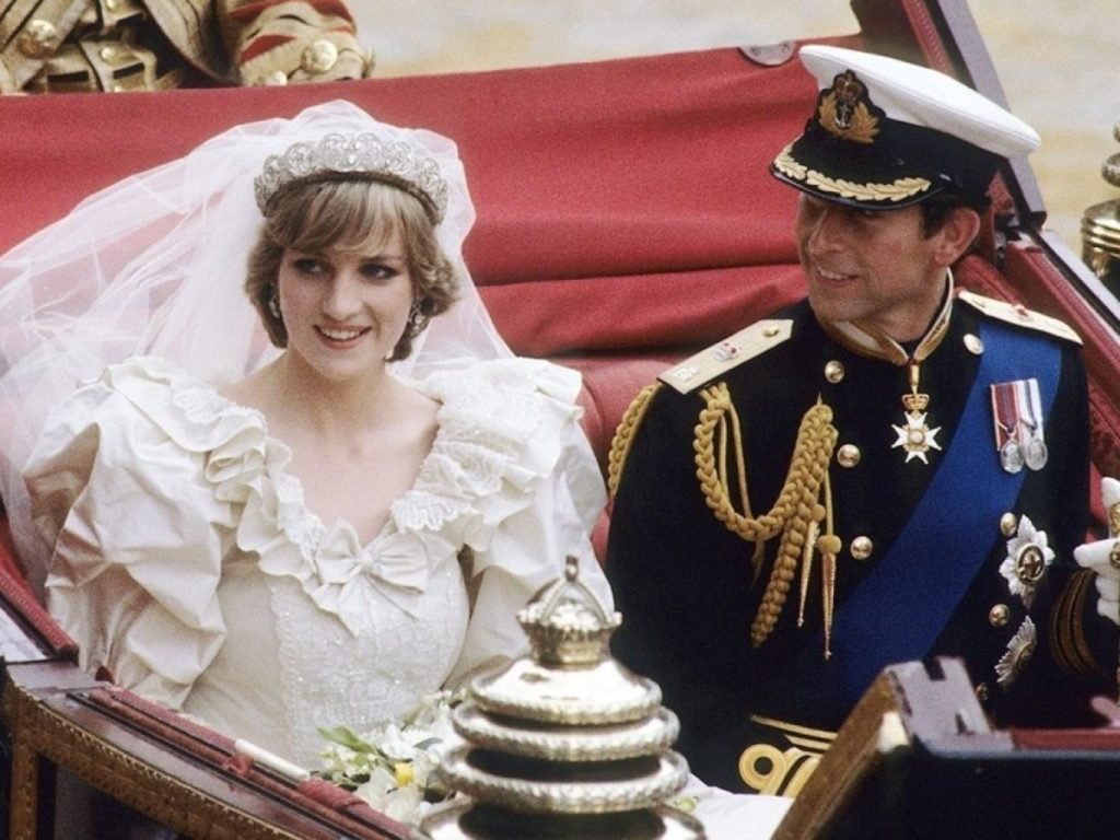 Căsătorie Prințul Charles cu Lady Di