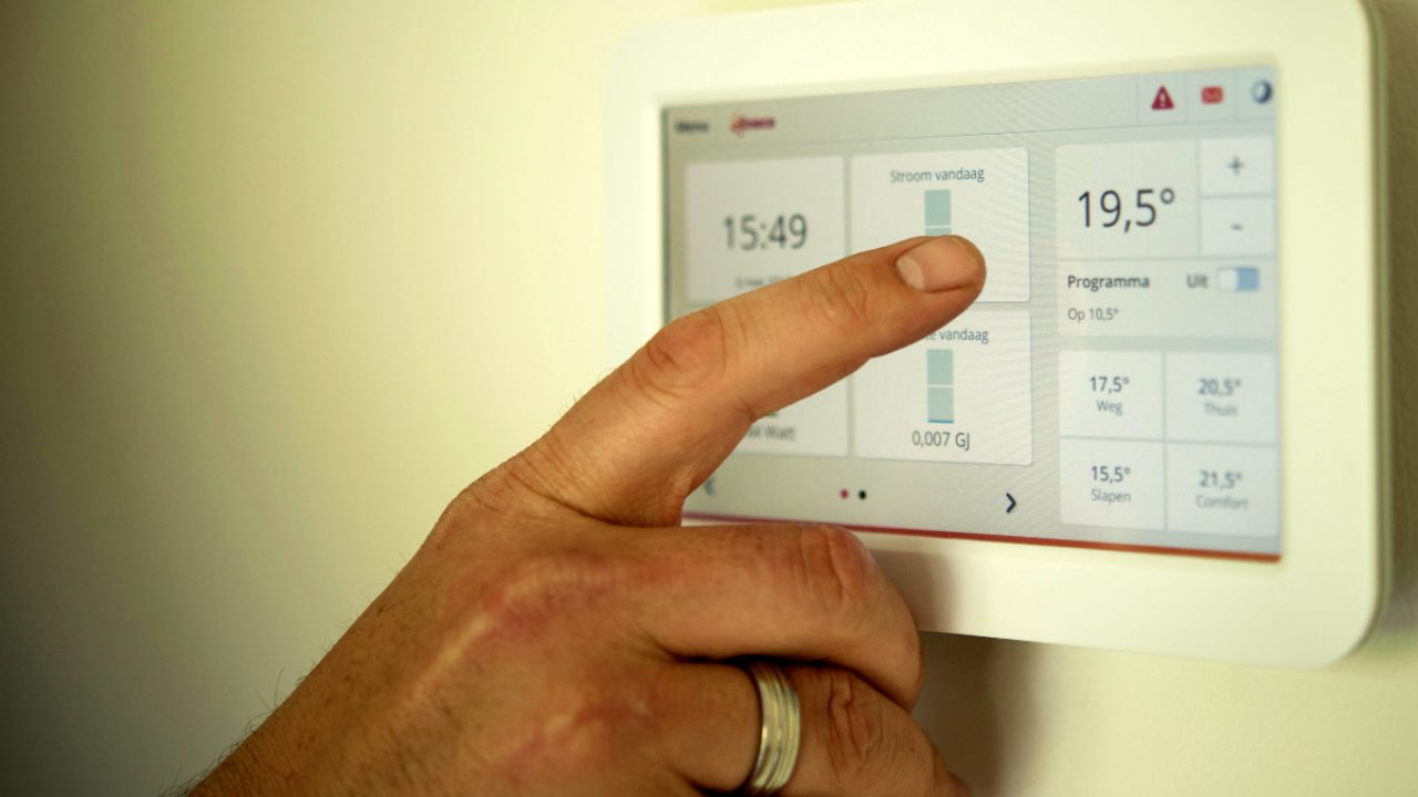 Temperatura optimă pentru fiecare cameră din casă. Câte grade trebuie să ai în dormitor pentru un somn odihnitor