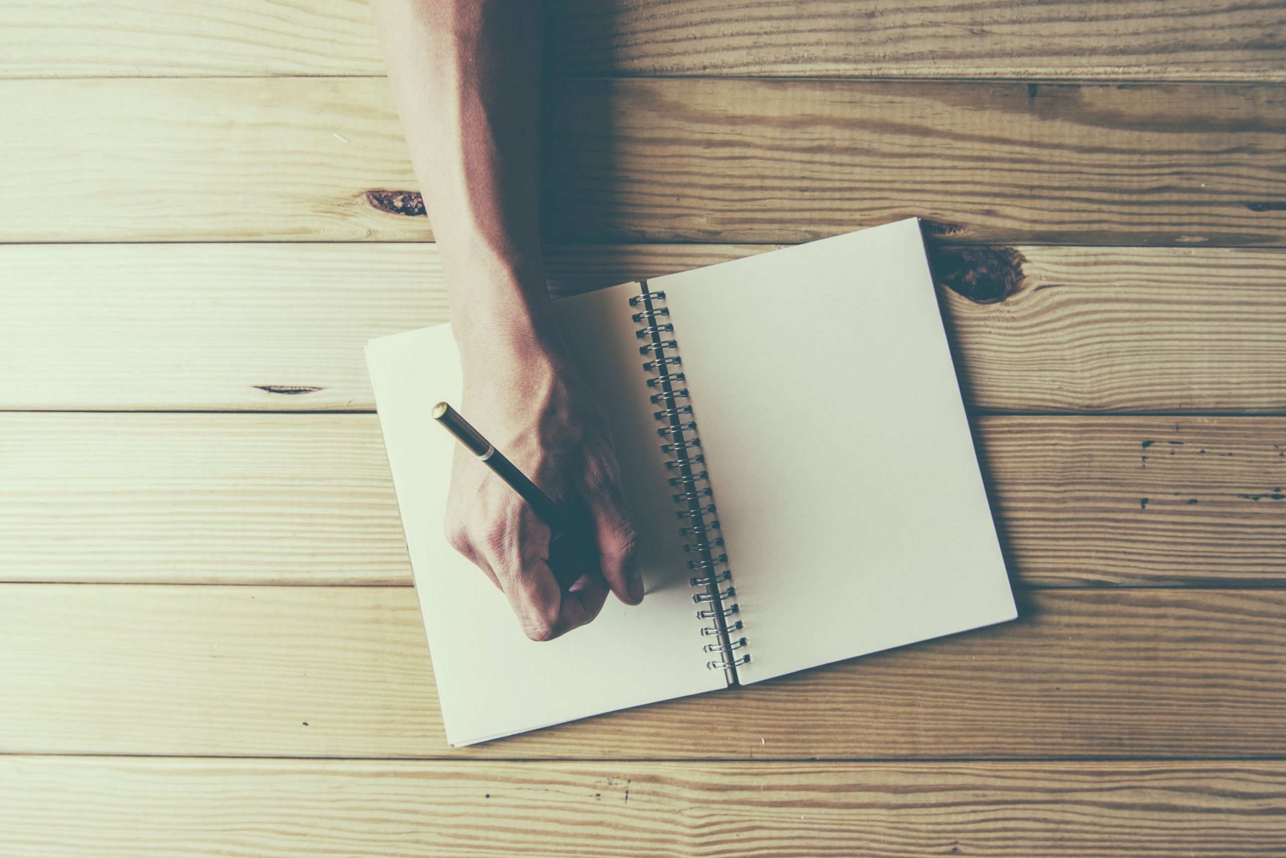 A-și aduce aportul: este corectă sau nu expresia? Cum se poate evita pleonasmul