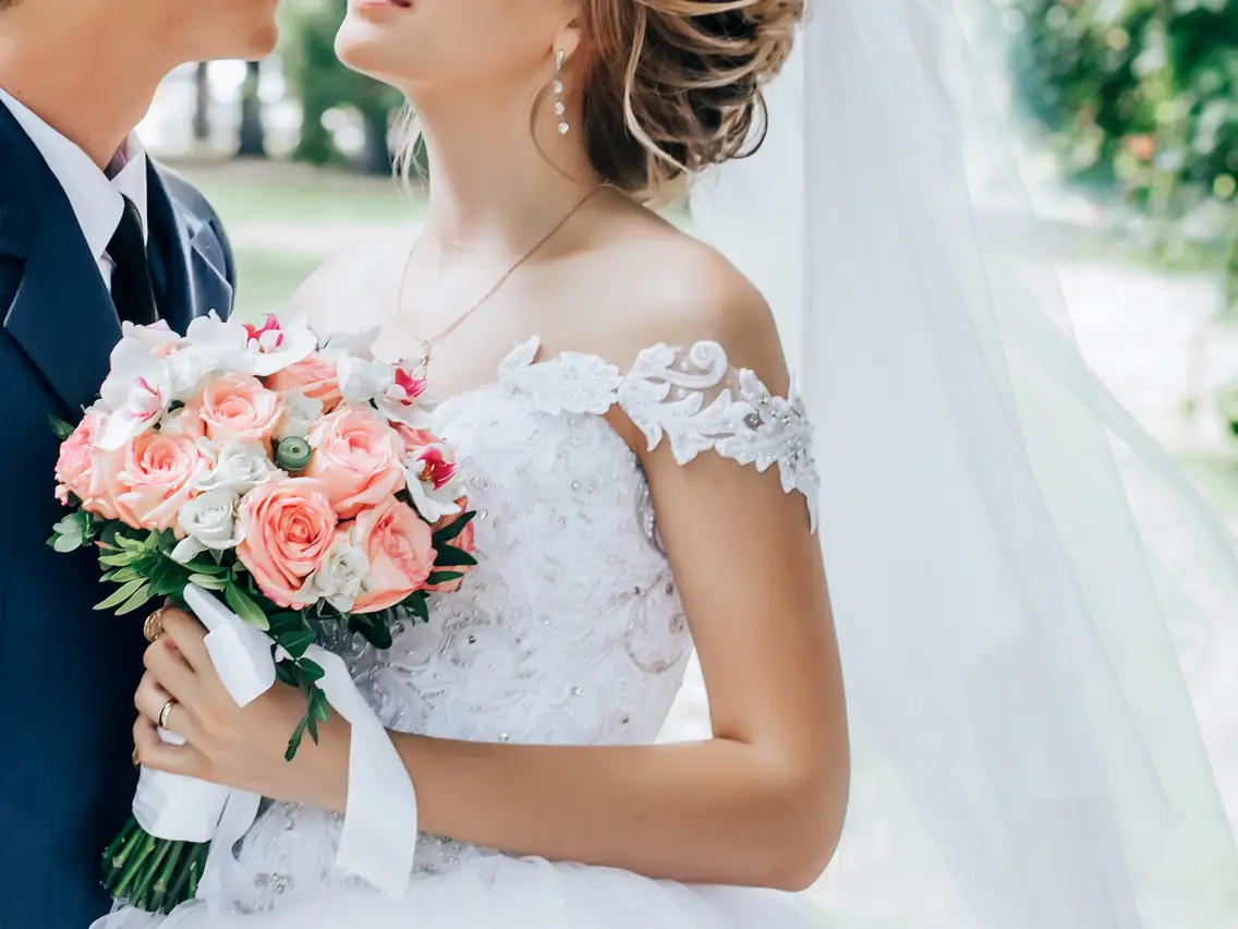 Ce înseamnă când visezi/te visezi mireasă. Ipostaza în care e semn rău