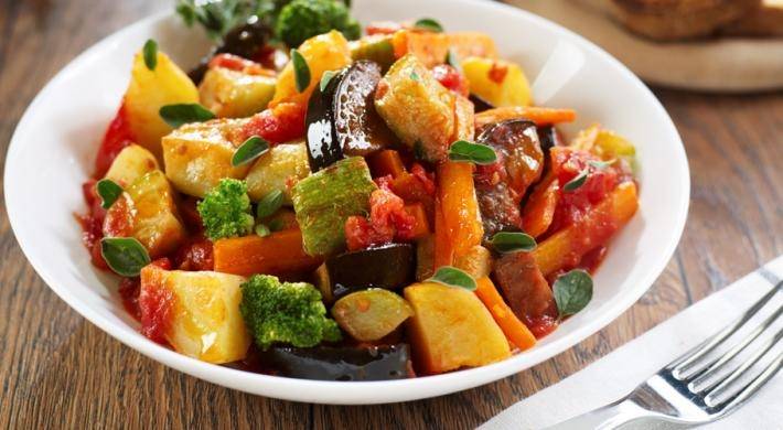 Tocană de legume cu oregano