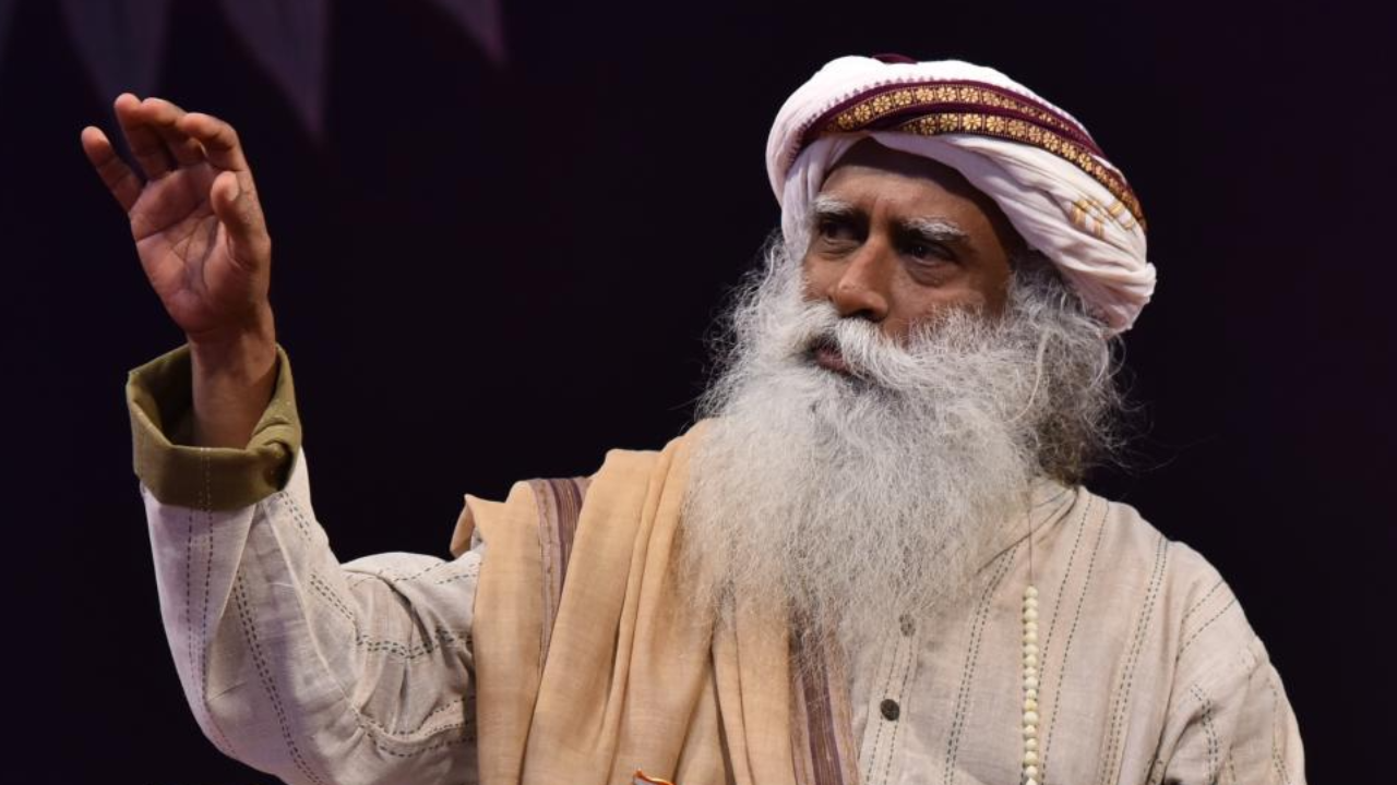 Cine este Sadhguru, cel mai urmărit yoghin din lume, și ce idei promovează de fapt