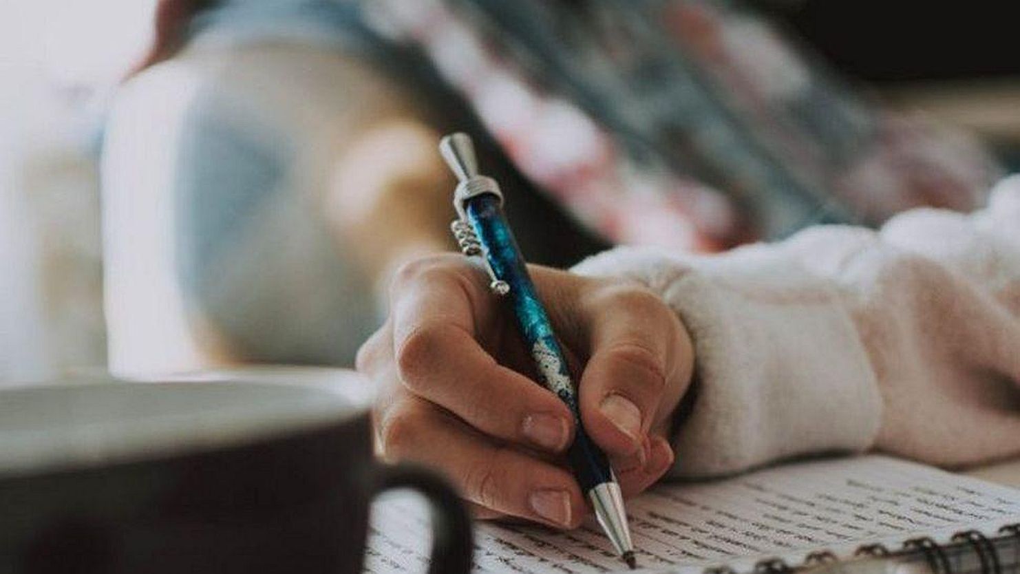 „Eu mă repet” sau „eu repet”? Cum se folosește corect