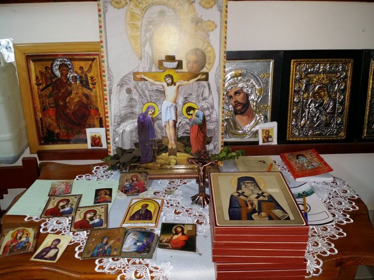 Pe ce perete se pun icoanele. Care este cel mai potrivit loc din casă