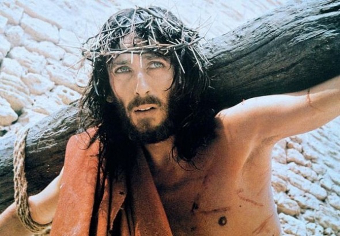 Robert Powell, în interpretarea lui Iisus din Nazareth