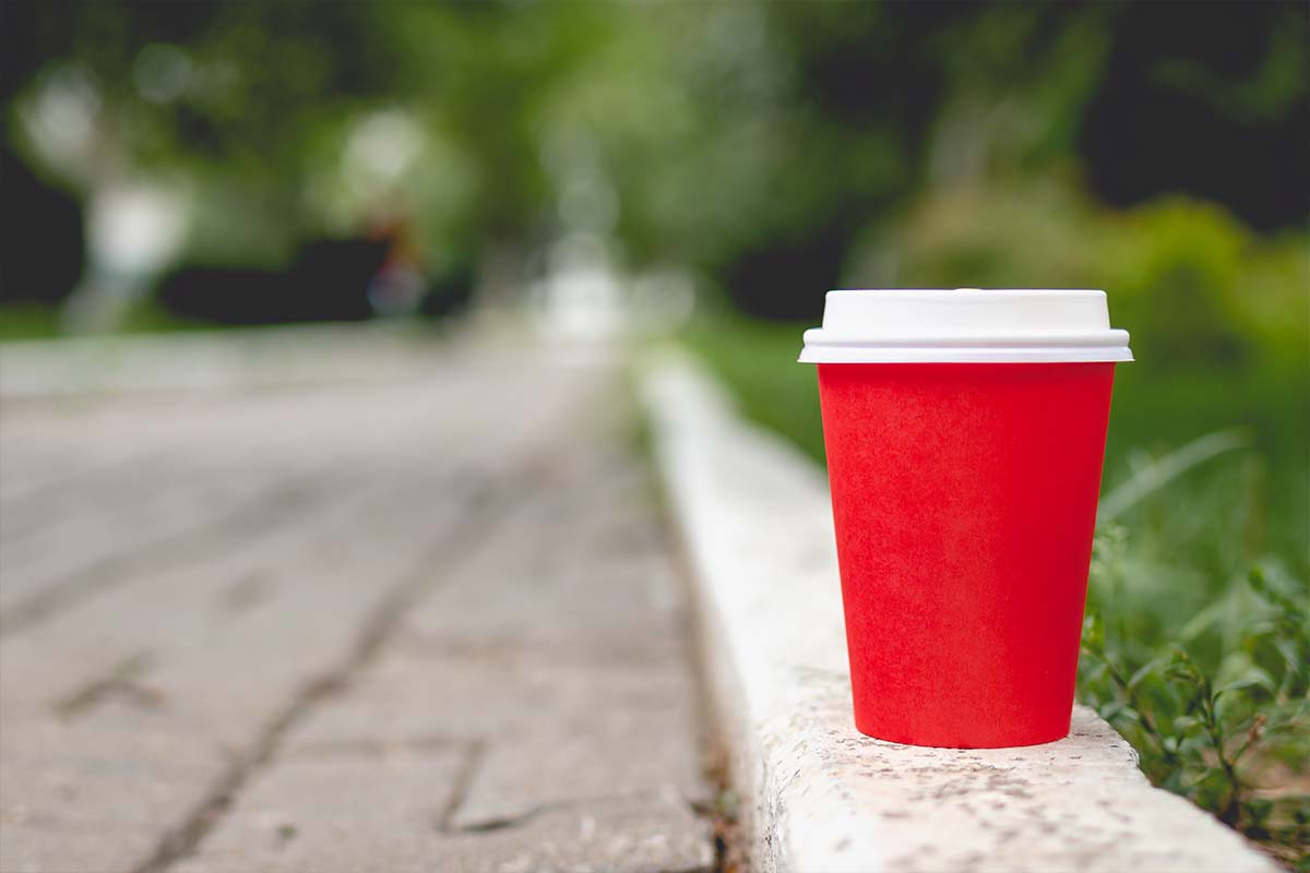 De ce nu e bine să bei cafea din pahare de plastic. E incredibil ce se întâmplă! Efectele neștiute