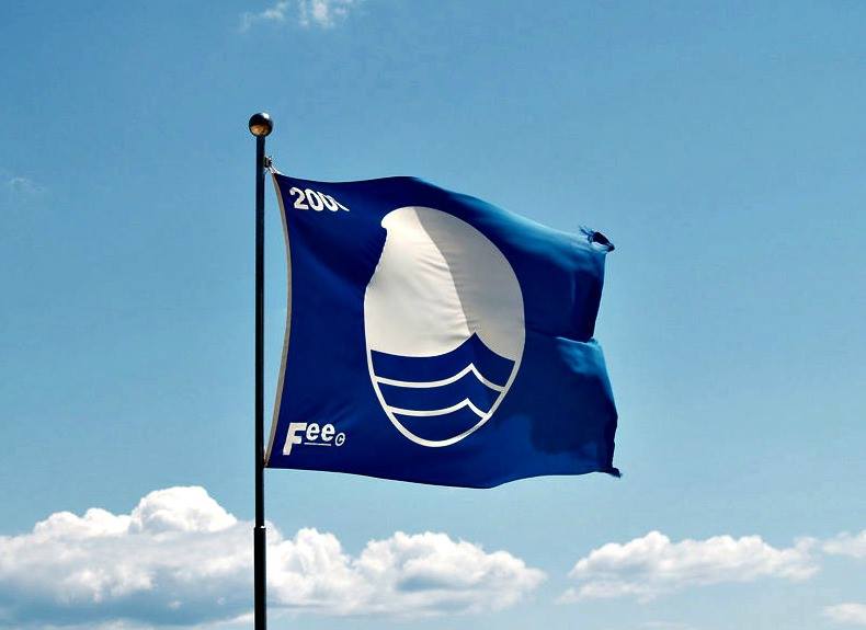 Ce înseamnă „the blue flag” și unde se găsesc aceste plaje marcate astfel în Europa