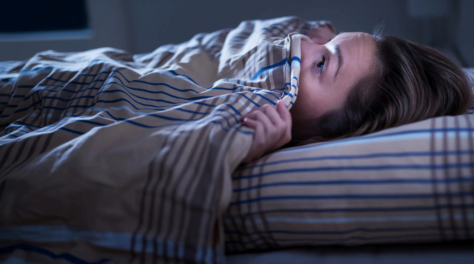 De ce tresar în somn? Ce ascunde de fapt această senzație, conform specialistului