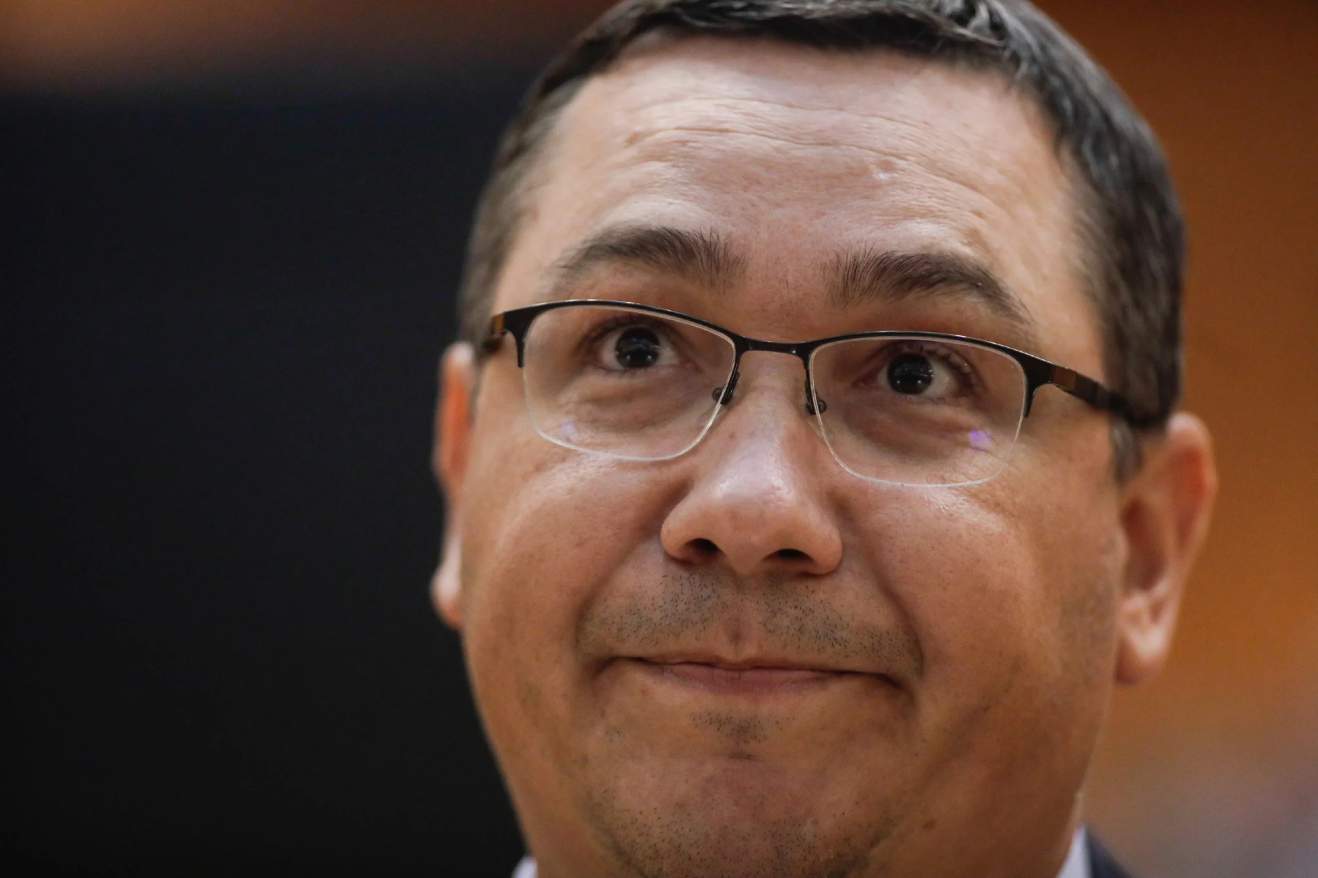 Ce vrea să facă Victor Ponta, după ce i-a fost anulat zborul cu 2 ore înainte de plecare