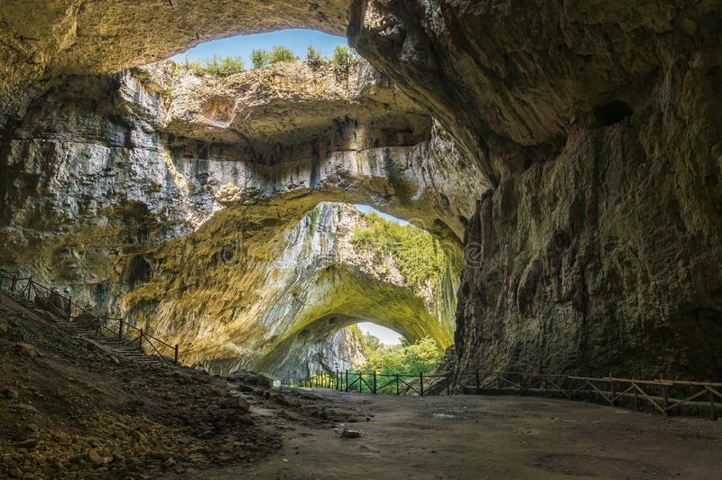 peștera devetashka