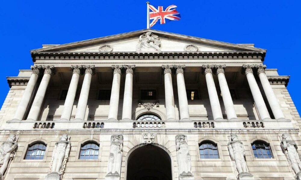 Banca Angliei avertizează că Marea Britanie va intra în recesiune