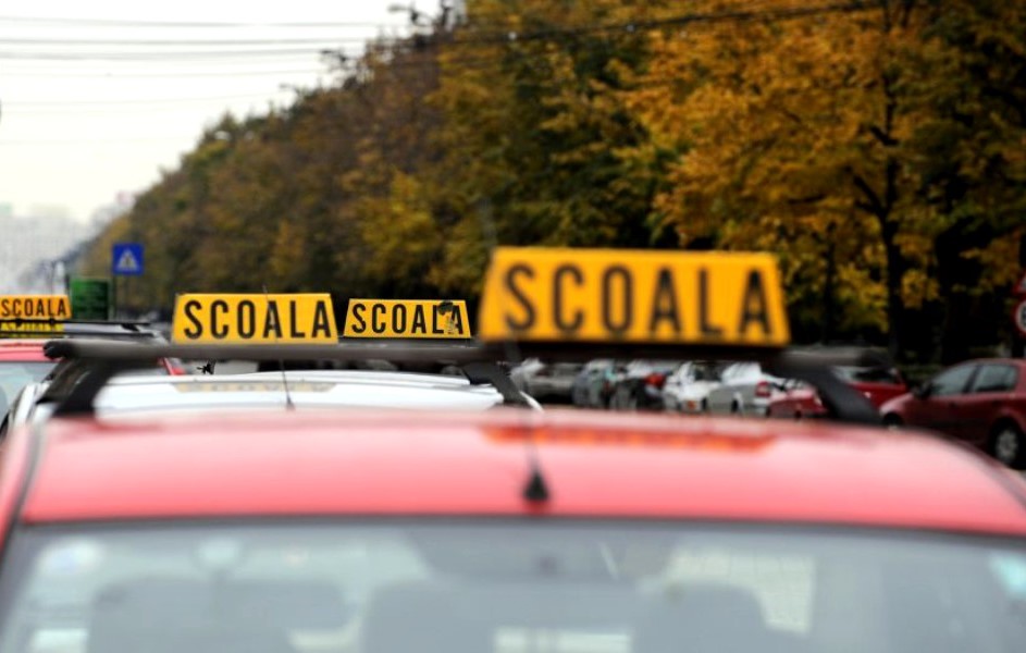 Când expiră școala de șoferi, de fapt