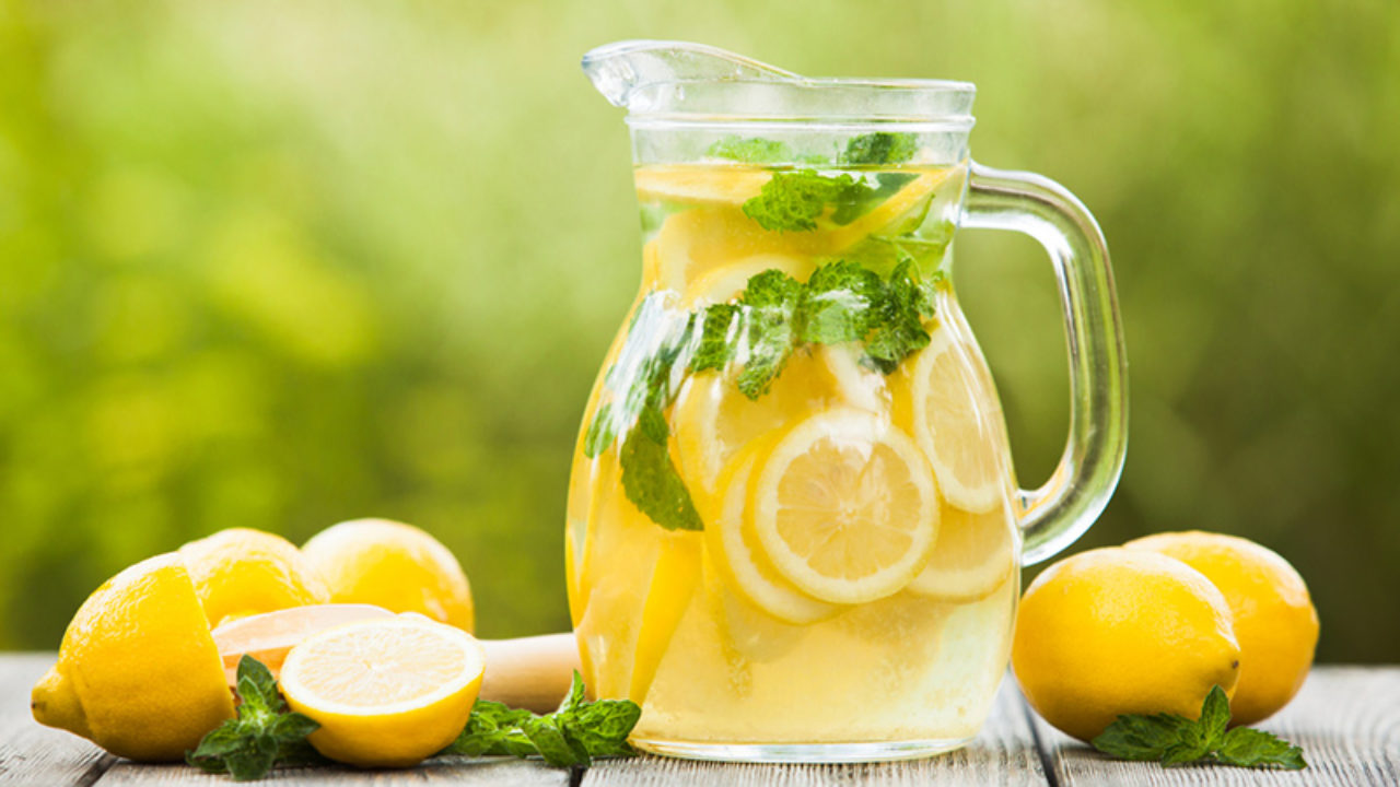 Limonade sau limonăzi? Cum e corect și de ce