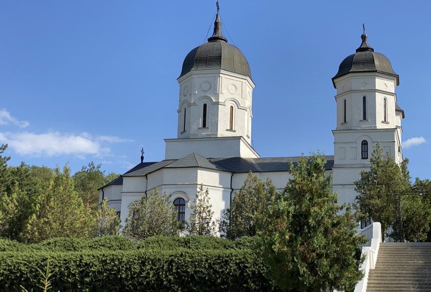 Unde te poți ruga pentru căsătorie. Mănăstiri făcătoare de minuni din România
