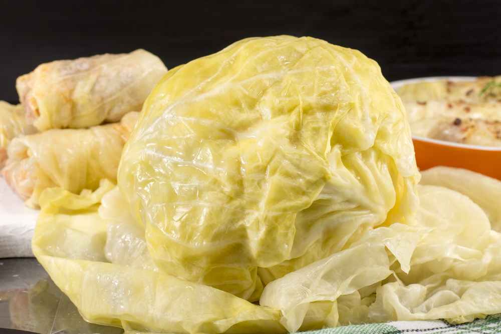 La ce temperatură se ține, de fapt, varza la murat. Idei și sfaturi utile pentru un gust mai aromat
