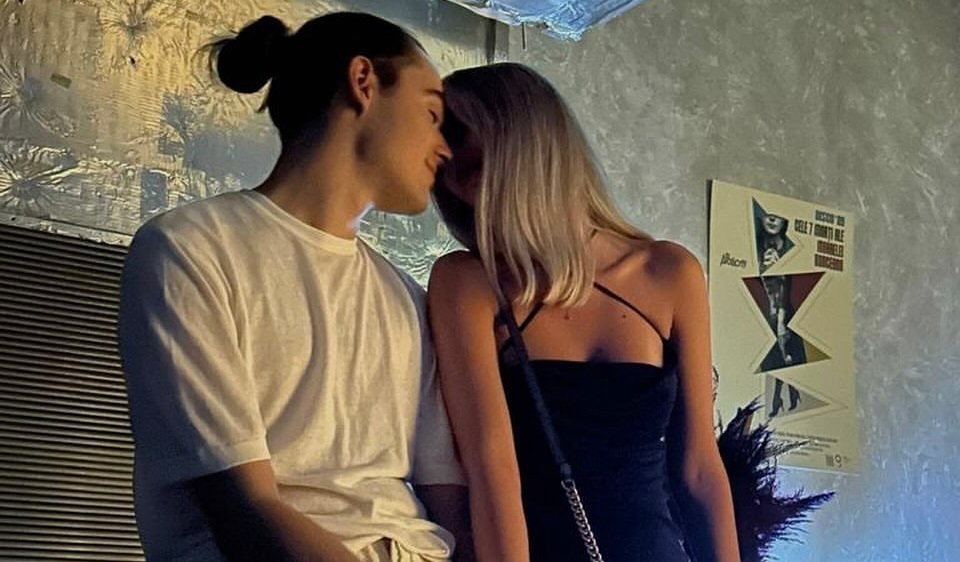 Cu ea se iubește fiul lui Ștefan Bănică jr! Cum arată Ioana când rămâne doar în costum de baie