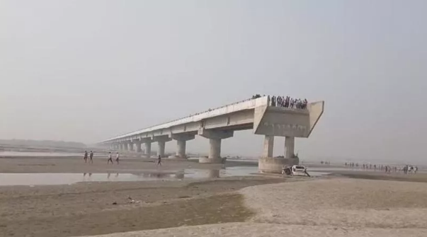 Google Maps i-a trimis pe niște indieni pe un pod rupt: trei bărbați au căzut și au murit