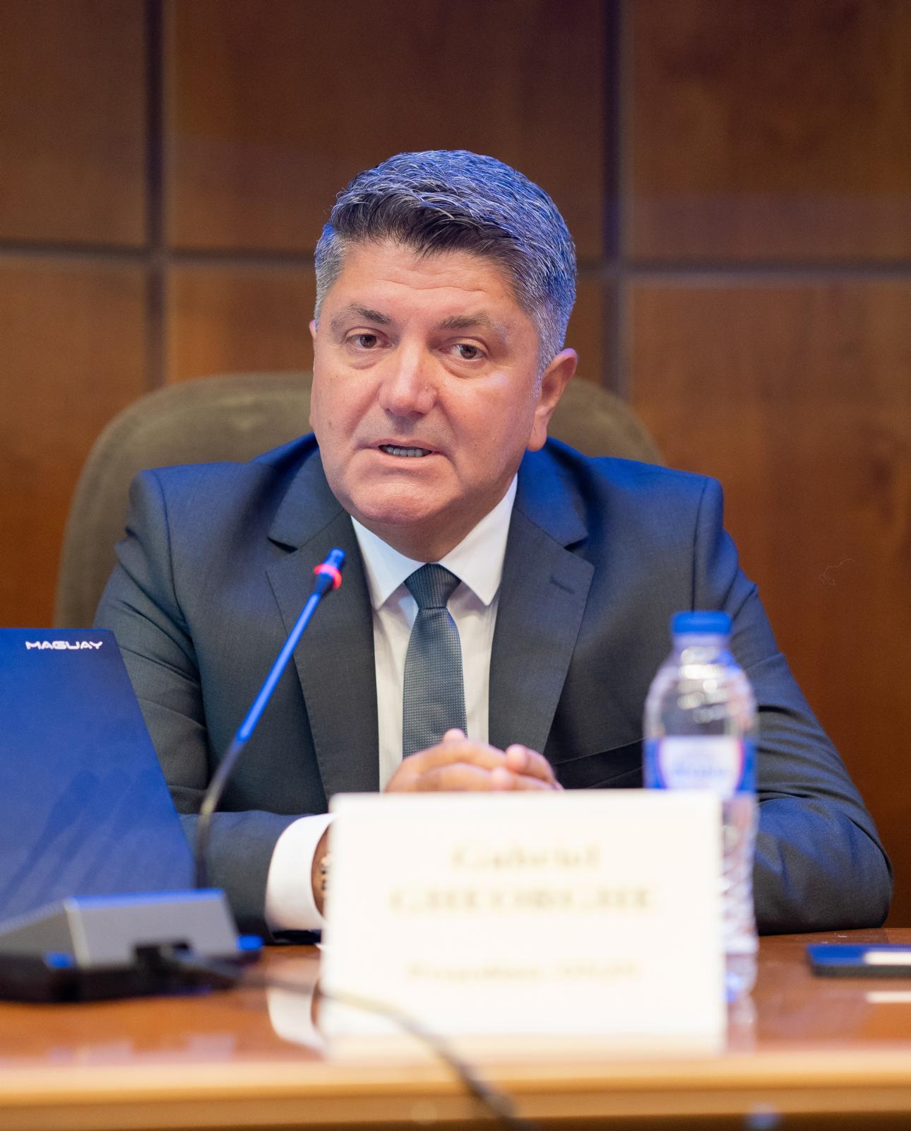 Minorii rămân interziși în sălile de jocuri de noroc