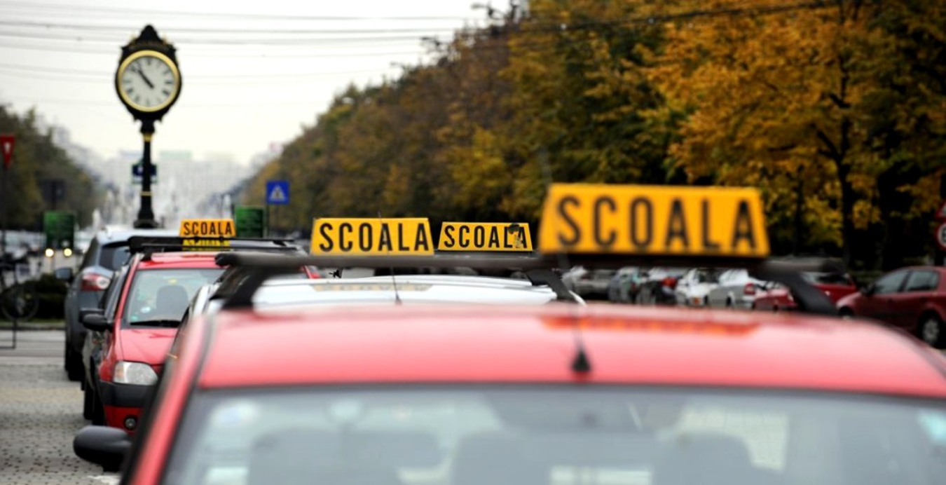 Care români pot face şcoala de şoferi gratuit. Se pot angaja, ulterior, cu salarii lunare de până la 5.000 de lei