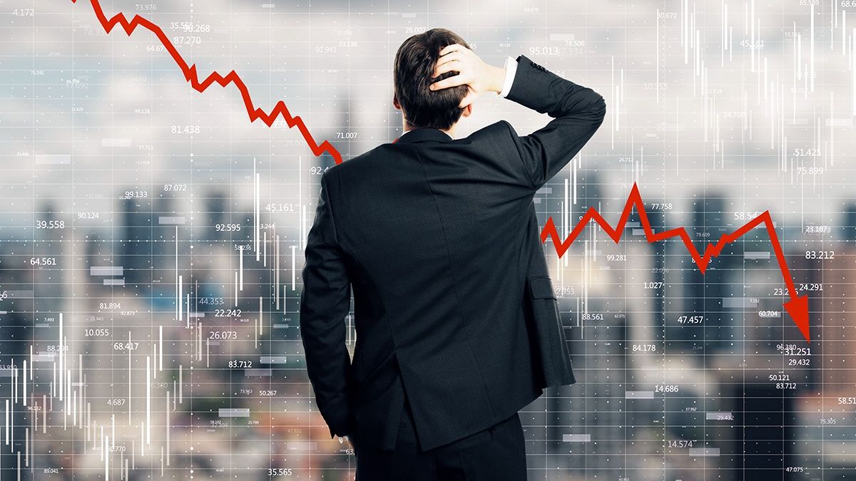 Semnal de alarmă tras de economistul-şef al BCR. Ce efecte va avea criza din România: „Cel mai probabil nu putem scăpa!”