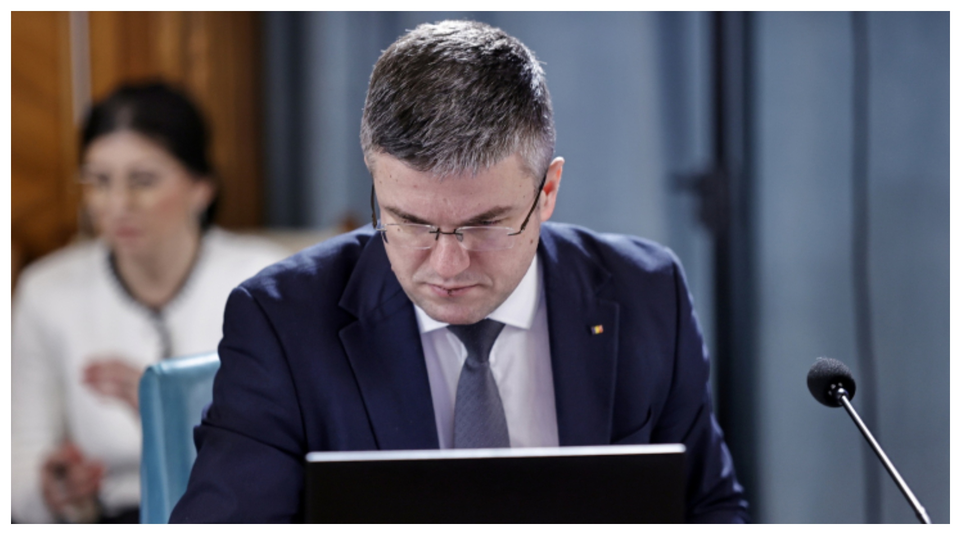 Irineu Darău, ministrul Economiei, avertizează asupra concedierilor masive și restructurărilor în IT și automotive. „Nu există baghetă magică prin care să tai din cheltuieli”