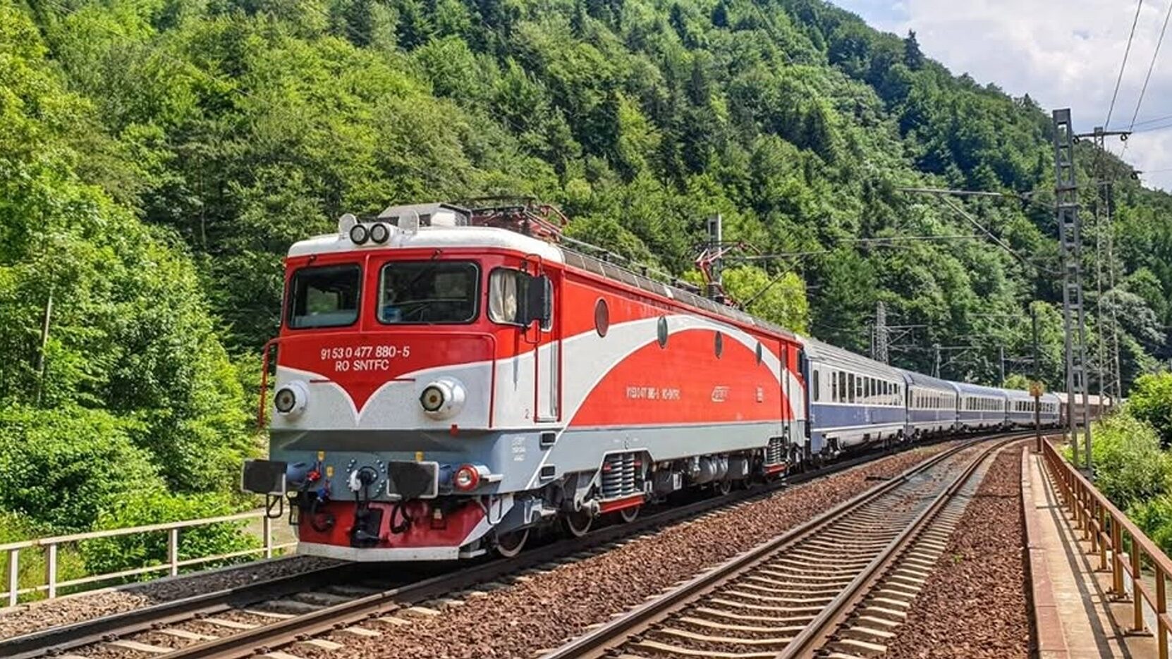 Mersul cu trenul nu mai este căutat de români. Numărul pasagerilor a scăzut în 2025