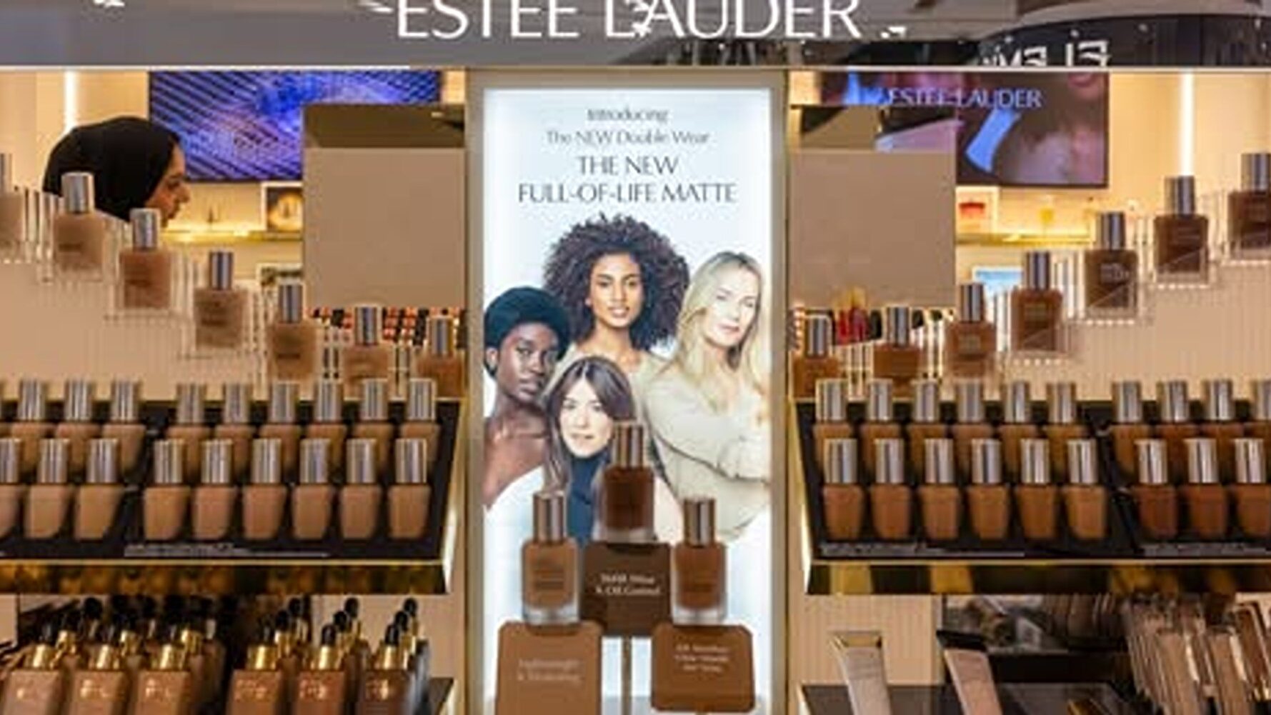 Fuziunea dintre Estee Lauder și Puig, care ar fi creat un grup de lux evaluat șa 40 de miliarde de dolari, blocată